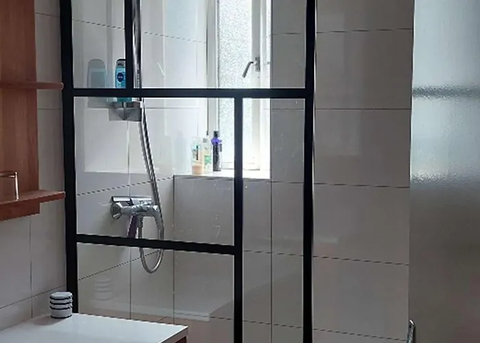 T3 Climatise Avec Wifi, Terrasse, Parking - - Fr-1-388-82 *